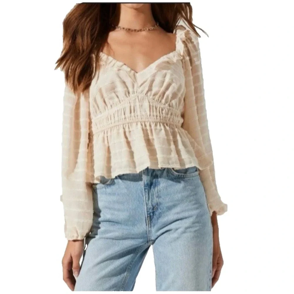 Astr The Label‎ Top Womens M Cream Puff Sleeve Sweetheart Neck Ruched Ruffle